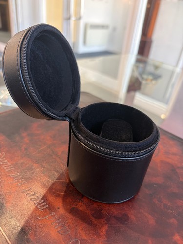 Black round travel - black,
