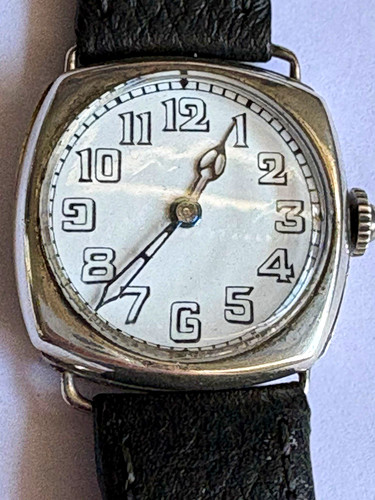 Cushion analogue wristwatch - cushion,